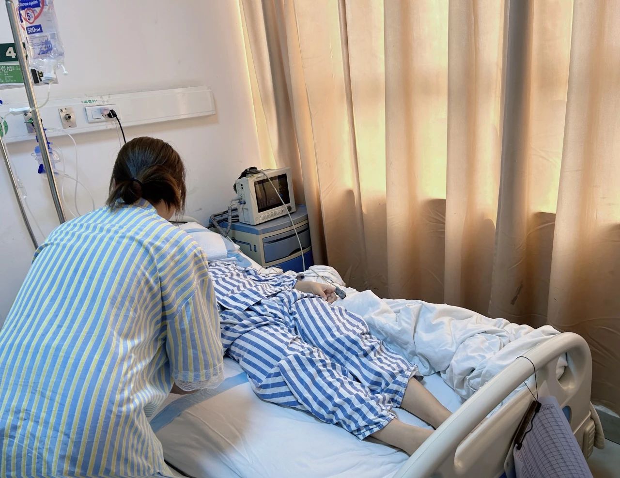 工会关怀暖人心 探望职工送真情 | 余上鸥集团工会看望慰问生病住院职工