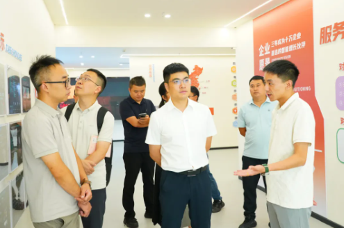 深化交流 赋能发展 | 区大数据发展局副局长刘建军参观走访余上鸥